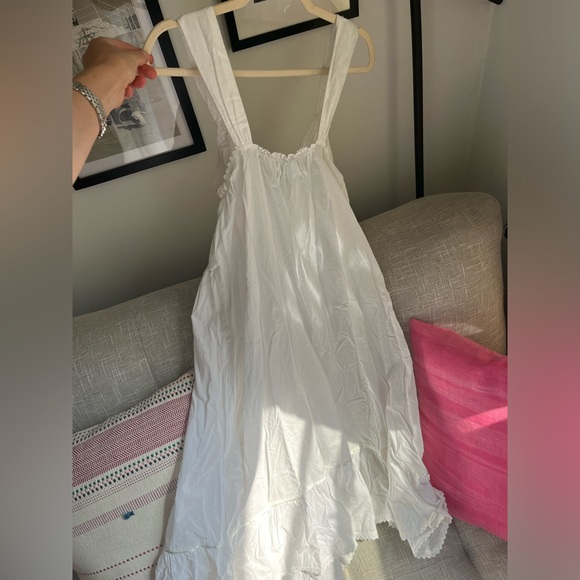 Beautiful white 100% cotton nightgown / dress. Size M - Picture 5 of 10